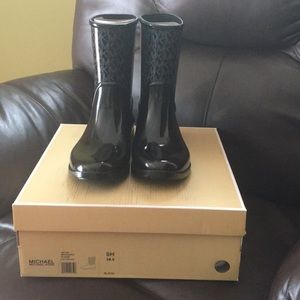 🔥NEVER WORN🔥MICHAEL KORS RAIN BOOTIES